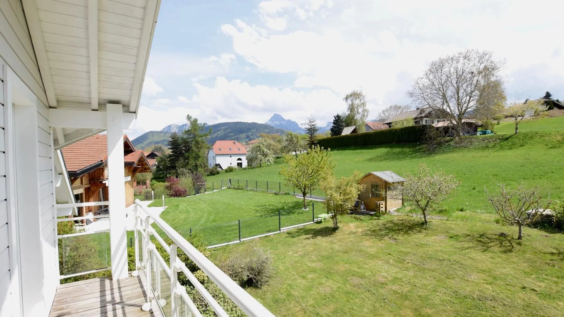 Charmante Maison Familiale, Animaux Admis, Parking, Chauffage Au Sol, Poele A Granules - Fr-1-498-93 location